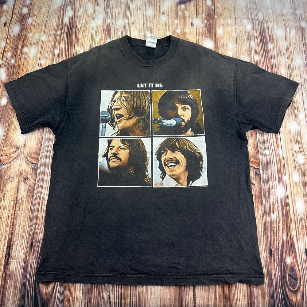 Vintage The Beatles Let It Be  T-Shirt  
Size XL  Apple Corps Music 2005